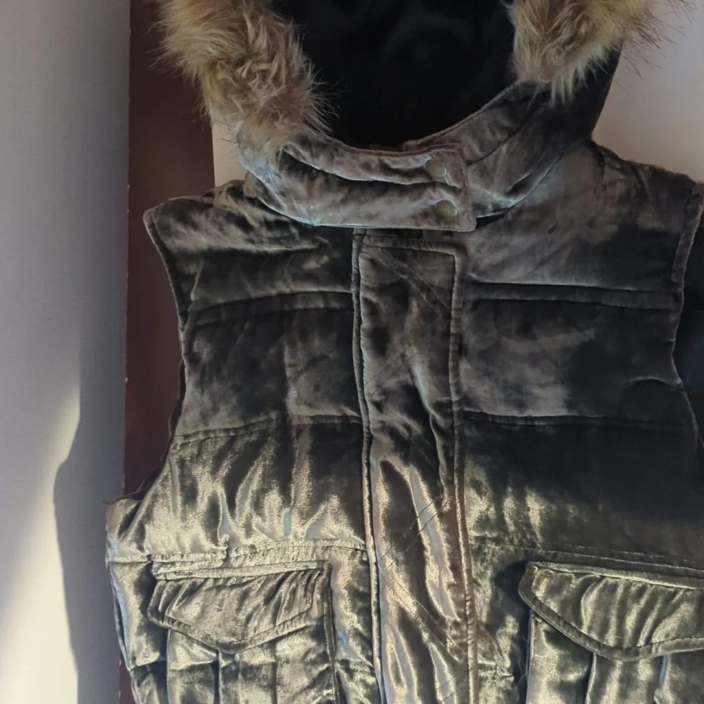 Old Navy Velour Vest with hood - Picture 8 of 8